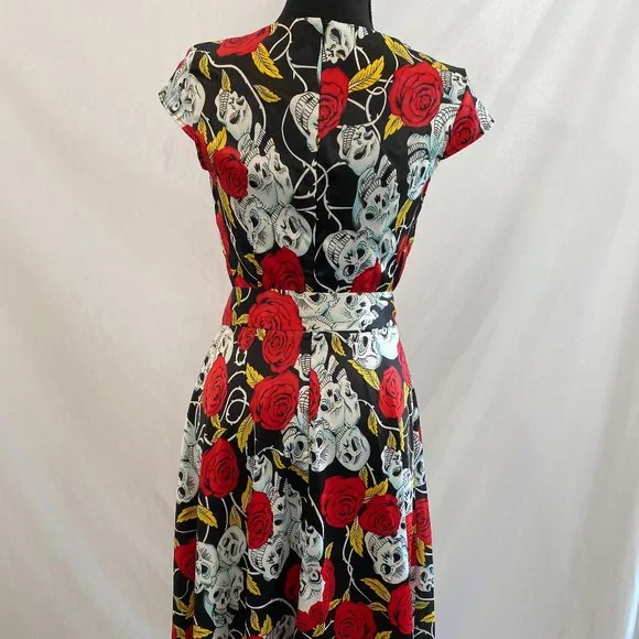 Dress Tells White Skulls Red Roses Satin Fit & Flare Rockabilly Dress NWOT Small - Picture 11 of 15